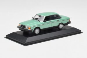 Volvo 240 GL Verde Metalizat Minichamps 1:43 400171402 Metal - imaginea 2 din 4