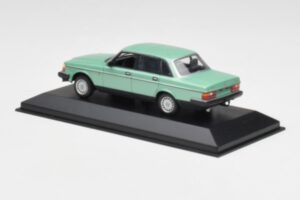 Volvo 240 GL Verde Metalizat Minichamps 1:43 400171402 Metal - imaginea 3 din 4