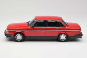 Volvo 240 GL Roșu Minichamps 1:18 155171401 Metal - imaginea 3 din 6