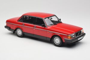 Volvo 240 GL Roșu Minichamps 1:18 155171401 Metal - imaginea 4 din 6