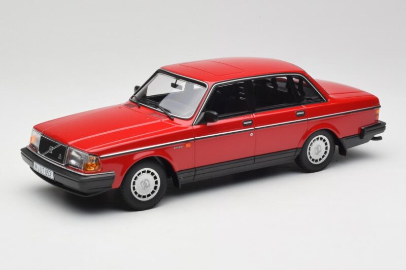 Volvo 240 GL Roșu Minichamps 1:18 155171401 Metal