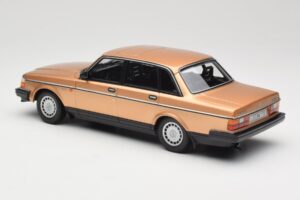 Volvo 240 GL Auriu Minichamps 1:18 155171405 Metal - imaginea 5 din 6