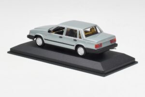 Volvo 240 GL Argintiu Metalic Minichamps 1:43 940171402 Metal - imaginea 3 din 4