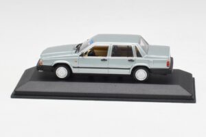 Volvo 240 GL Argintiu Metalic Minichamps 1:43 940171402 Metal