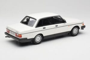 Volvo 240 GL Alb Minichamps 1:18 155171402 Metal - imaginea 2 din 6