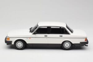 Volvo 240 GL Alb Minichamps 1:18 155171402 Metal - imaginea 3 din 6