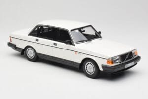 Volvo 240 GL Alb Minichamps 1:18 155171402 Metal - imaginea 4 din 6