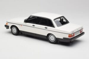 Volvo 240 GL Alb Minichamps 1:18 155171402 Metal - imaginea 5 din 6
