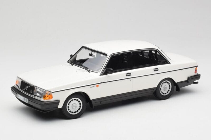 Volvo 240 GL Alb Minichamps 1:18 155171402 Metal