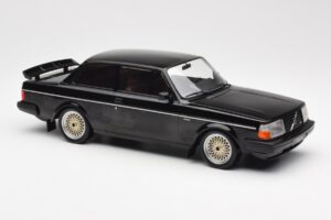 Volvo 240 Turbo Negru Custom IXO 1:18 18CMC178 Metal - imaginea 4 din 6