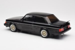 Volvo 240 Turbo Negru Custom IXO 1:18 18CMC178 Metal - imaginea 5 din 6