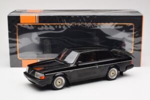 Volvo 240 Turbo Negru Custom IXO 1:18 18CMC178 Metal - imaginea 6 din 6