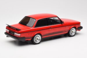Volvo 240 Turbo Roșu Custom IXO 1:18 18CMC177 Metal - imaginea 2 din 5