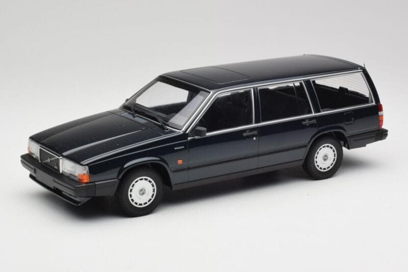 Volvo 740 GL Break Verde Închis Metalizat Minichamps 1:18 155171771 Metal