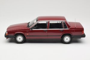 Volvo 740 GL Roșu Minichamps 1:18 155171704 Metal - imaginea 3 din 6