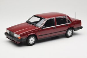 Volvo 740 GL Roșu Minichamps 1:18 155171704 Metal