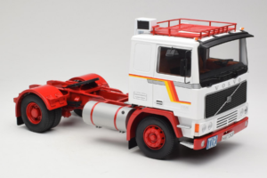 Volvo F12 Alb Roșu Road Kings 1:18 RK180031 Metal - imaginea 6 din 8