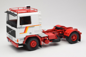 Volvo F12 Alb Roșu Road Kings 1:18 RK180031 Metal