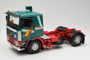 Volvo F1220 Verde Roșu Road Kings 1:18 RK180032 Metal - imaginea 2 din 8