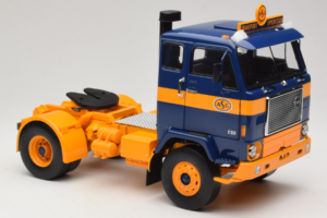 Volvo F88 Albastru Închis Galben MCG 1:18 MCG18140 Metal - imaginea 6 din 8