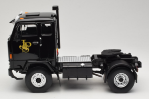 Volvo F88 John Player Special Black MCG 1:18 MCG18217 Metal - imaginea 4 din 8
