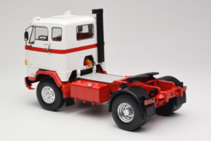 Volvo F88 Alb Roșu MCG 1:18 MCG18141 Metal - imaginea 7 din 8