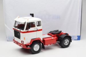 Volvo F88 Alb Roșu MCG 1:18 MCG18141 Metal - imaginea 8 din 8