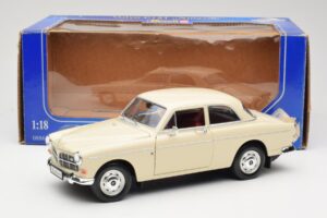 Volvo P121 Amazon Alb Revell 1:18 08866 Metal - imaginea 8 din 8