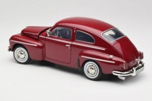 Volvo PV544 Cherry Red Revell 1:18 08887 Metal - imaginea 7 din 8