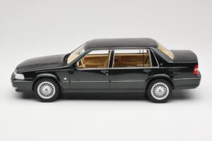 Volvo S90 Royal Green DNA 1:18 DNA000090 Metal - imaginea 3 din 6