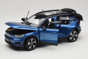 Volvo XC40 Recharge Albastru Metalizat Paudi Model 1:18 2562373 Metal - imaginea 2 din 8