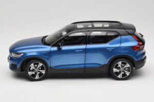 Volvo XC40 Recharge Albastru Metalizat Paudi Model 1:18 2562373 Metal - imaginea 4 din 8