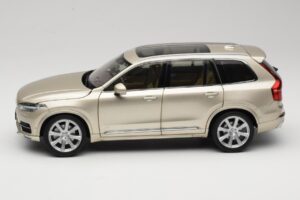 Volvo XC90 Luminous Sand Yellow Paudi Model 1:18 9430841 Metal - imaginea 4 din 8