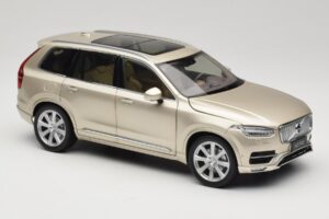 Volvo XC90 Luminous Sand Yellow Paudi Model 1:18 9430841 Metal - imaginea 6 din 8