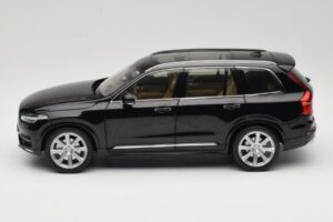 Volvo XC90 Onyx Black Paudi Model 1:18 9430842 Metal - imaginea 4 din 8