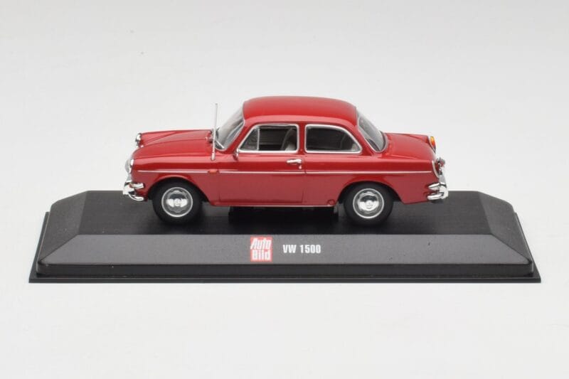 Volkswagen 1500 Ruby Roșu Minichamps 1:43 VW001 Metal
