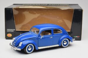 Volkswagen Beetle Albastru Bburago 1:18 23124646 Metal - imaginea 8 din 8