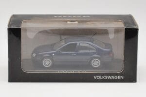Volkswagen Bora Ocean Albastru Minichamps 1:43 8198223B Metal - imaginea 4 din 4