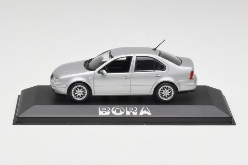Volkswagen Bora Reflex Argintiu Minichamps 1:43 81982223S Metal