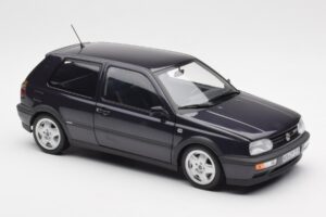 Volkswagen Golf Mk3 VR6 Violet Metalizat Norev 1:18 188417 Metal - imaginea 7 din 8