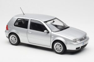 Volkswagen Golf Mk5 GTI Argintiu Norev 1:18 188570 Metal - imaginea 6 din 8