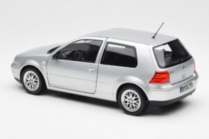 Volkswagen Golf Mk5 GTI Argintiu Norev 1:18 188570 Metal - imaginea 7 din 8