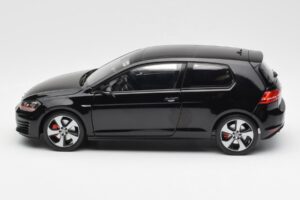 Volkswagen Golf Mk7 GTI Negru Norev 1:18 188550 Metal - imaginea 4 din 8