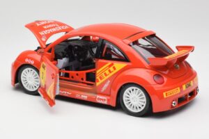 Volkswagen New Beetle Cup Bburago 1:18 3329 Metal - imaginea 5 din 8