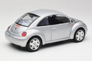 Volkswagen New Beetle Reflex Argintiu Metalic Bburago 1:18 3322 Metal - imaginea 3 din 8