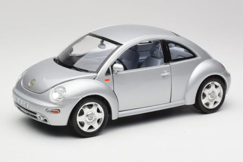Volkswagen New Beetle Reflex Argintiu Metalic Bburago 1:18 3322 Metal
