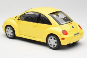 Volkswagen New Beetle Galben Maisto 1:18 37800-M4 Metal - imaginea 7 din 8