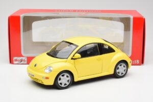 Volkswagen New Beetle Galben Maisto 1:18 37800-M4 Metal - imaginea 8 din 8