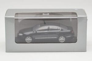 Volkswagen Passat B6 Sedan Shadow Albastru Metallic Minichamps 1:43 PASSAT001 Metal - imaginea 3 din 3