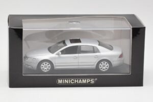 Volkswagen Phaeton Argintiu Minichamps 1:43 3D0099300A Metal - imaginea 4 din 4